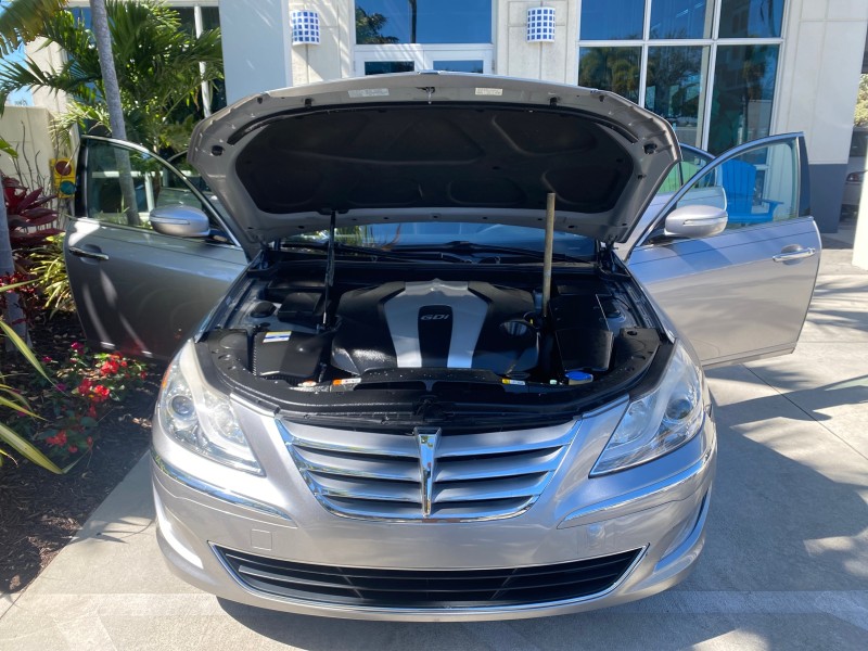 2012 Hyundai Genesis 3.8L SUNROOF PREM PKG in , 