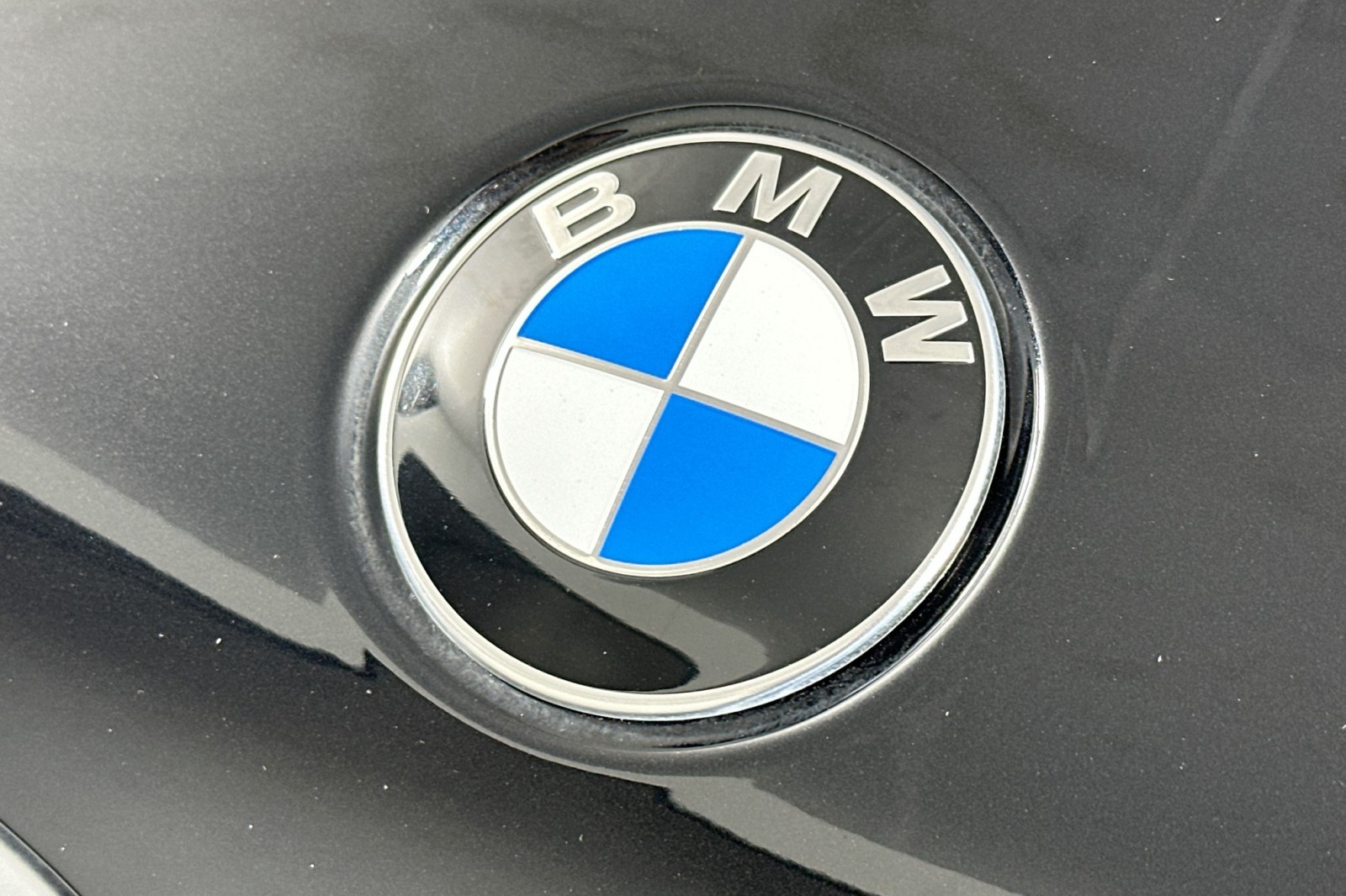 Used 2025 Black Sapphire Metallic BMW sDrive40i image 14