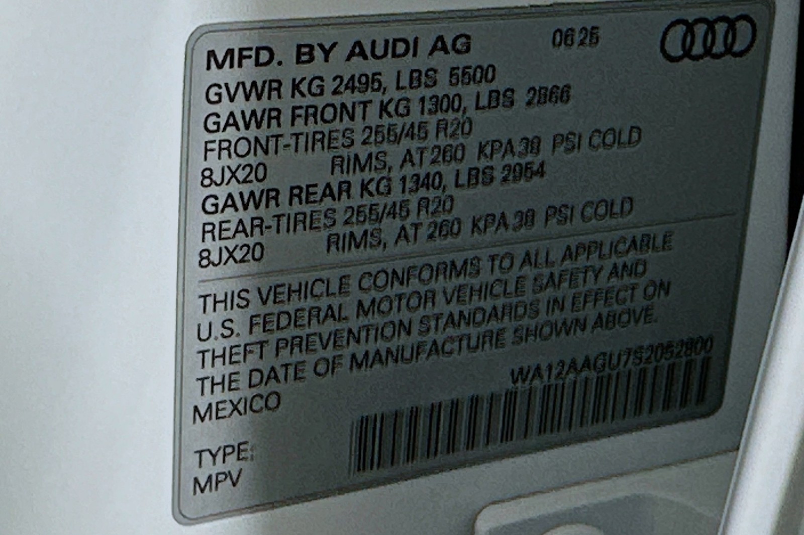 Used 2025 Arkona White Audi Premium Plus image 24