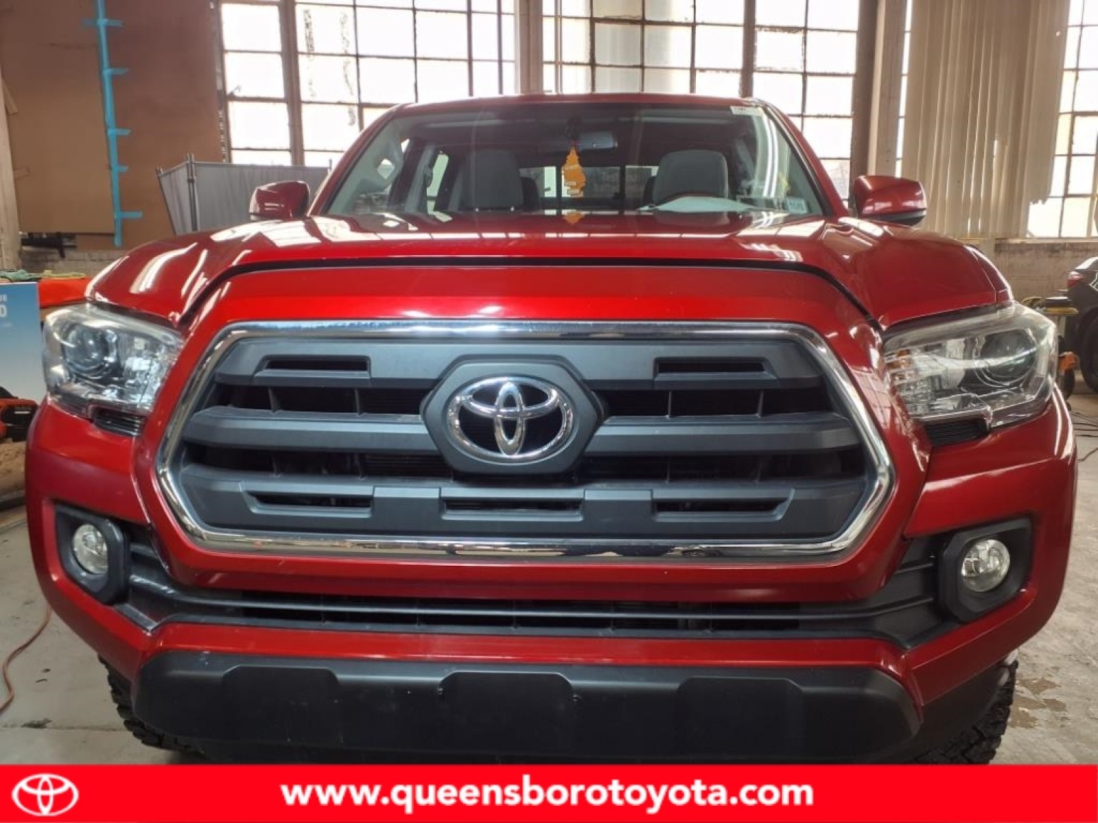 Used 2017 Toyota Tacoma SR5 with VIN 3TMCZ5AN2HM066598 for sale in Woodside, NY