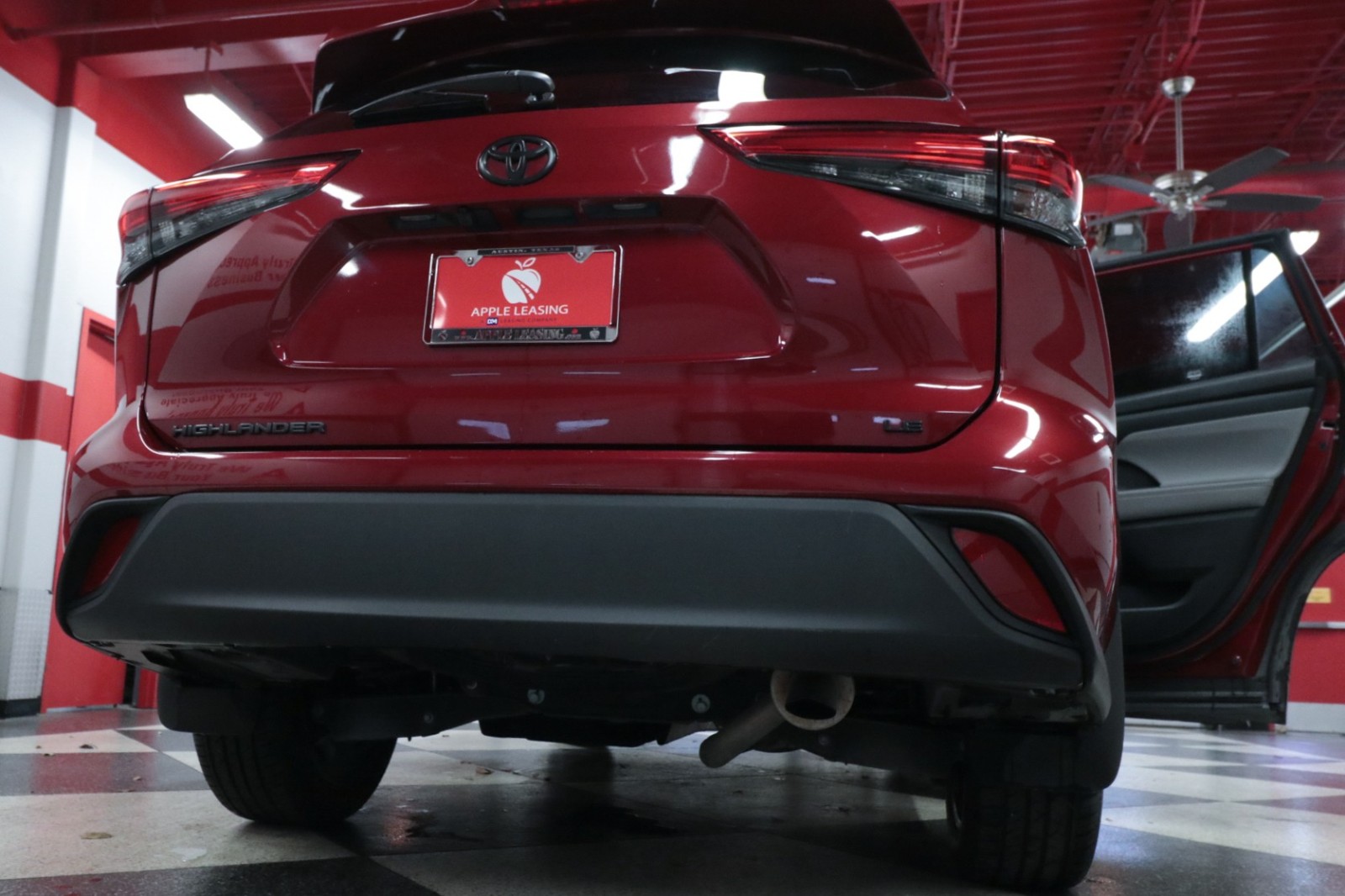 Used Car 2023 Toyota Highlander  Le For Sale Under $35,000 In Austin, Texas