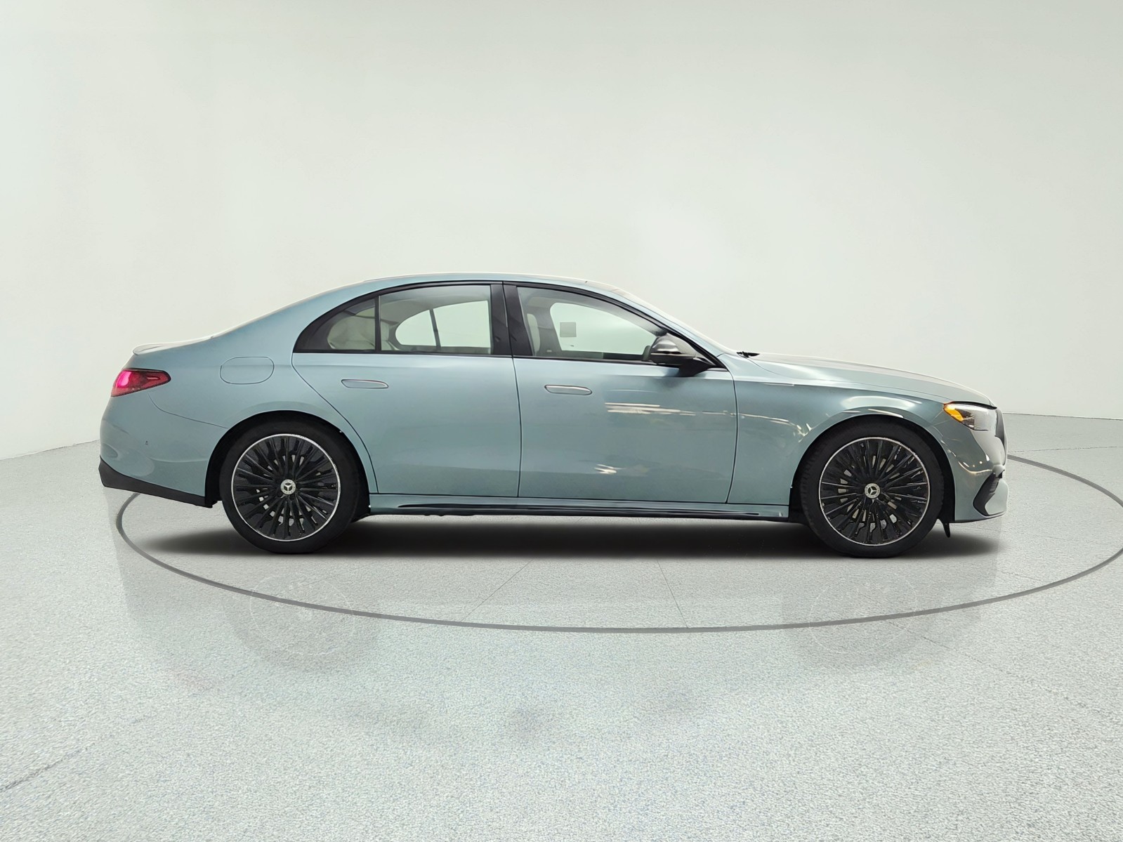 New 2027 Verde Silver Metallic Mercedes-Benz E 350 RWD Sedan image 4