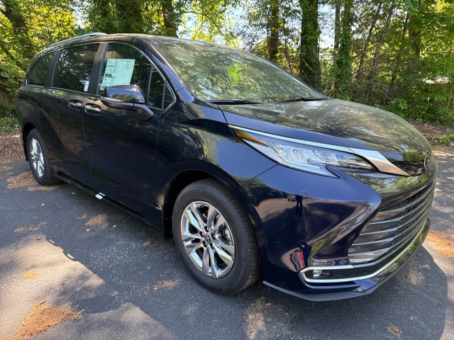 BLUPRINT 2026 Toyota Sienna Limited 7-Passenger FWD Minivan Front-Wheel Drive Automatic