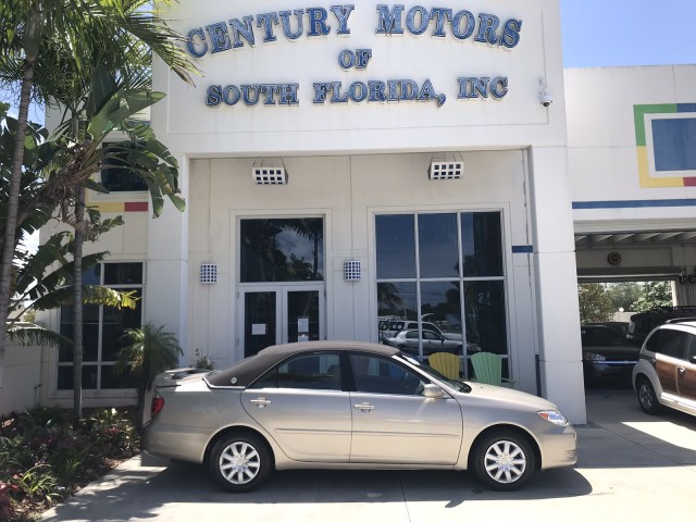 2005 Toyota Camry LE Presidential Edition Cabriolet Top 1-Owner Clean CarFax in pompano beach, Florida