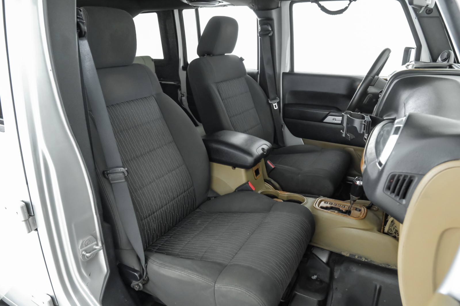 2011 Jeep Wrangler UNLIMITED SAHARA 4WD AUTOMATIC HARD TOP CONVERTIBL 39