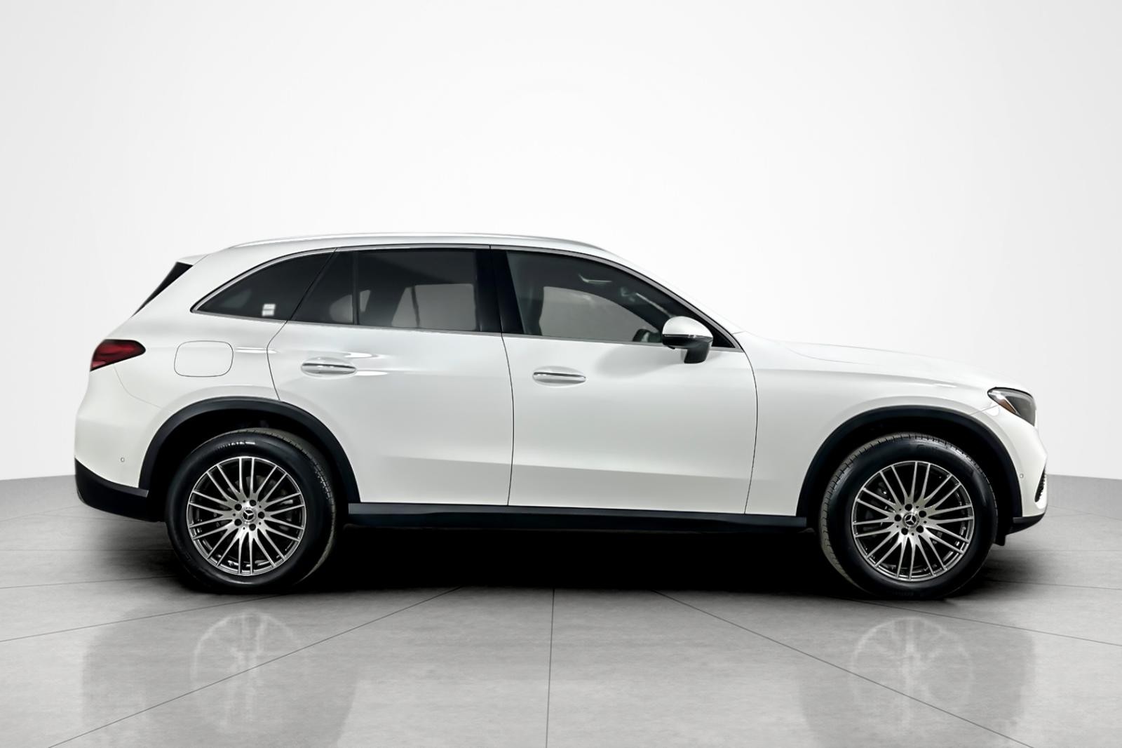 Used 2025 Polar White Mercedes-Benz GLC 300 4MATIC® SUV image 6