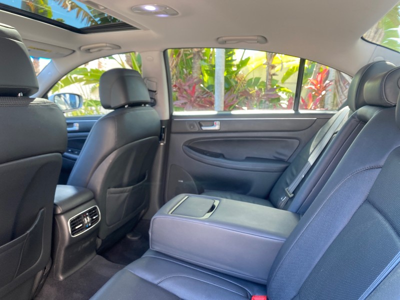 2012 Hyundai Genesis 3.8L SUNROOF PREM PKG in , 