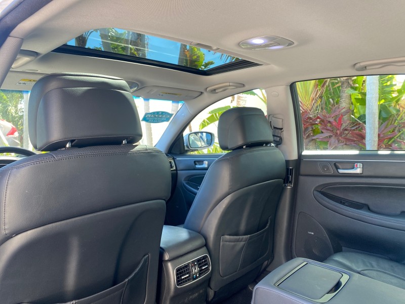 2012 Hyundai Genesis 3.8L SUNROOF PREM PKG in , 