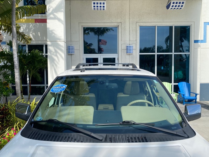 2010 Lincoln Navigator 4WD SUNROOF LOW MILES 31,209 in , 