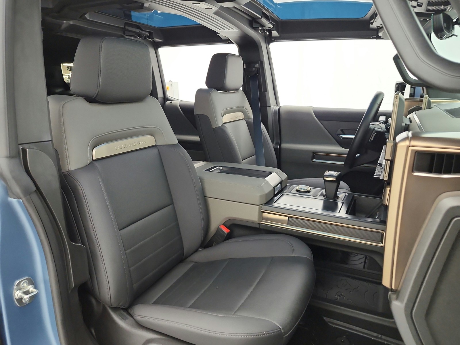 Used 2024 Neptune Blue Matte GMC e4WD 4dr 3X image 20