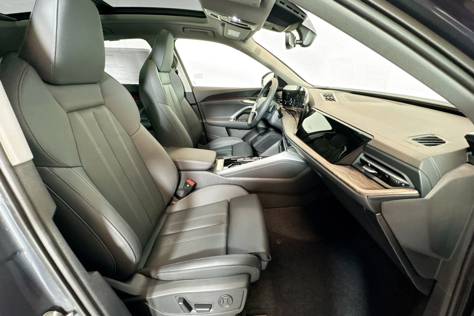 New 2025 Tambora Gray Metallic Audi Premium Plus 2.0 TFSI quattro image 25