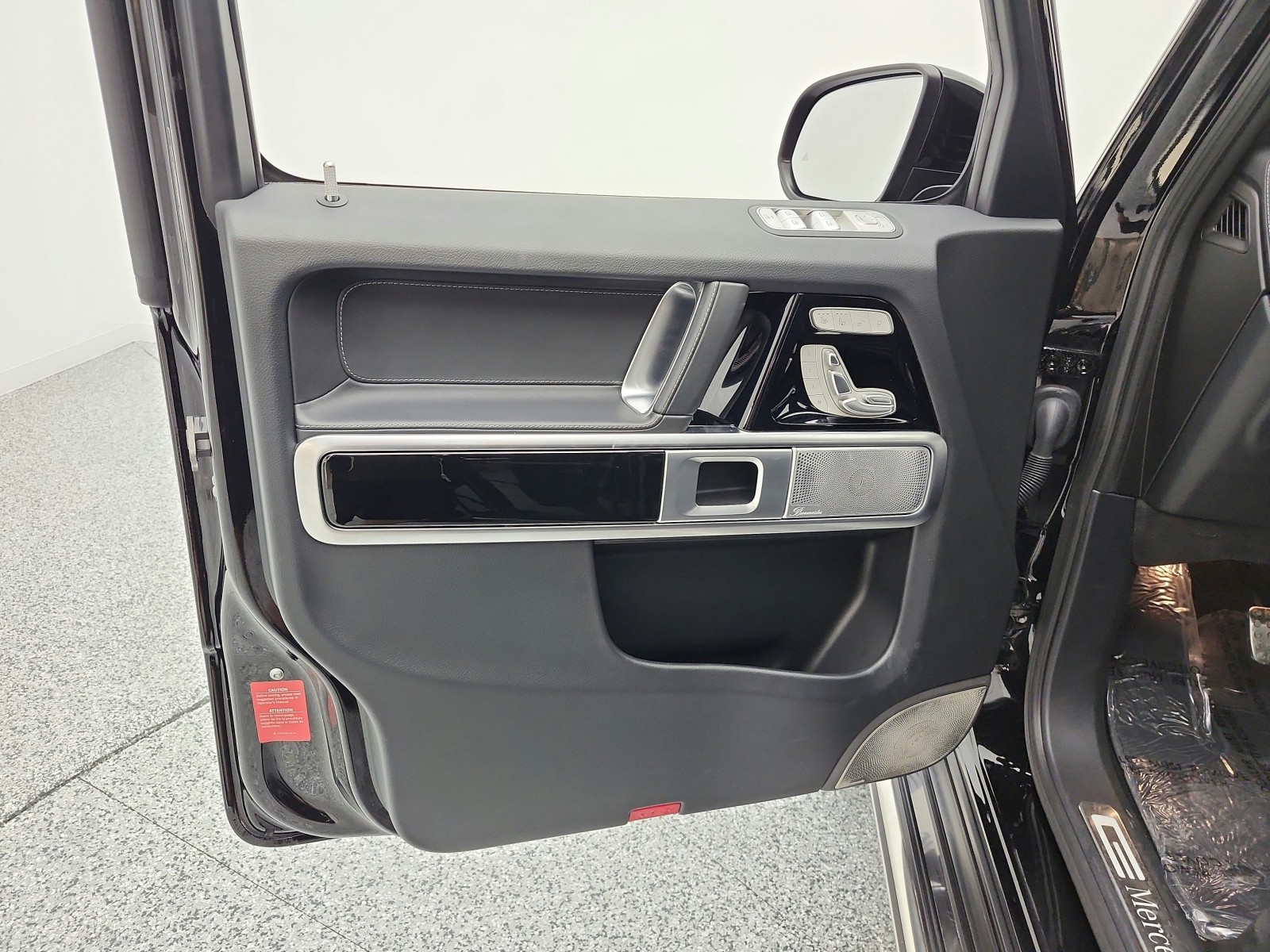 Used 2025 Obsidian Black Metallic Mercedes-Benz G 550 SUV image 15