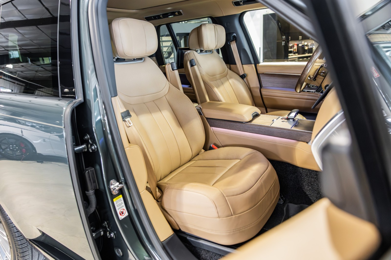 Used Car 2025 Land Rover Range Rover  Autobiography For Sale Under $150,000 In Boerne, Texas