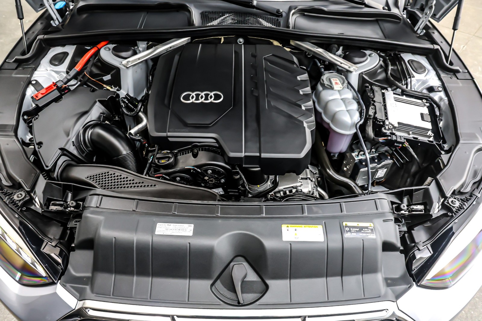 Used 2023 Florett Silver Metallic Audi Premium 40 TFSI quattro image 11