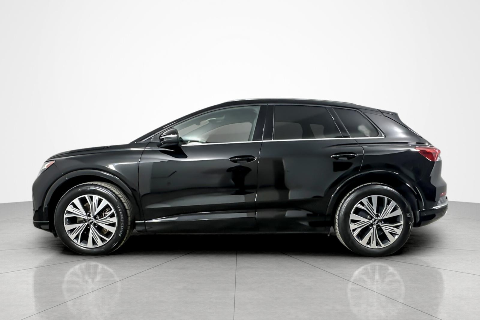 Used 2023 Mythos Black Metallic Audi Premium Plus 40 RWD image 2