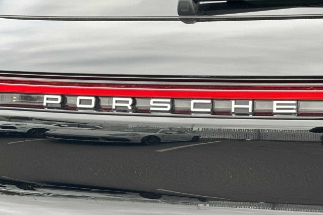 2023 Porsche Macan S 27