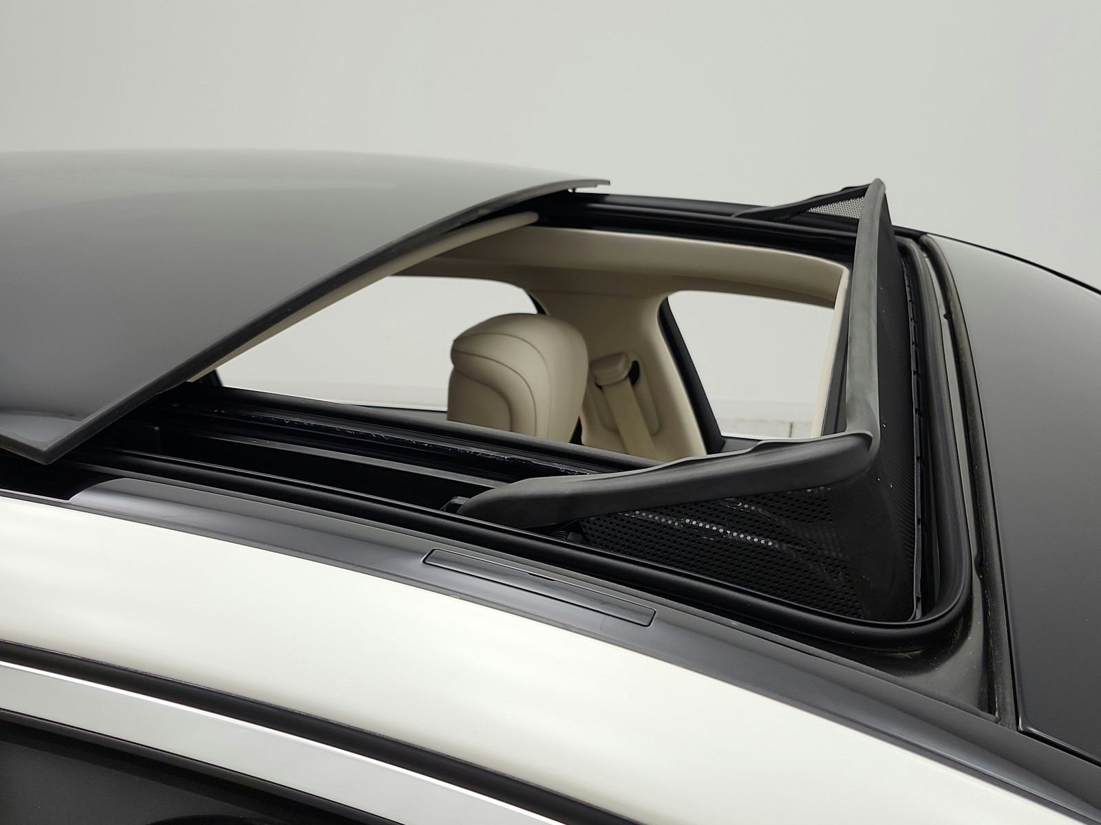 Certified Used 2023 MANUFAKTUR Diamond White Mercedes-Benz S 580 4MATIC® Sedan image 19