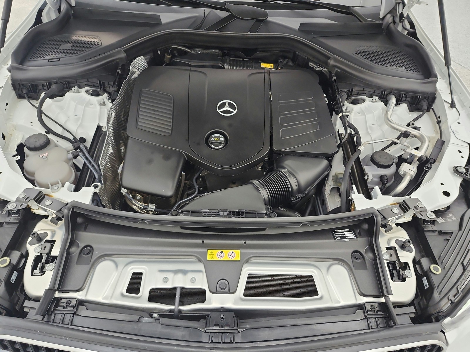 Certified Used 2023 Polar White Mercedes-Benz GLC 300 4MATIC® SUV image 31