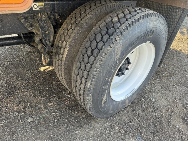 2019 Kenworth T270  28' Box Truck w Liftgate & Softside  in , 