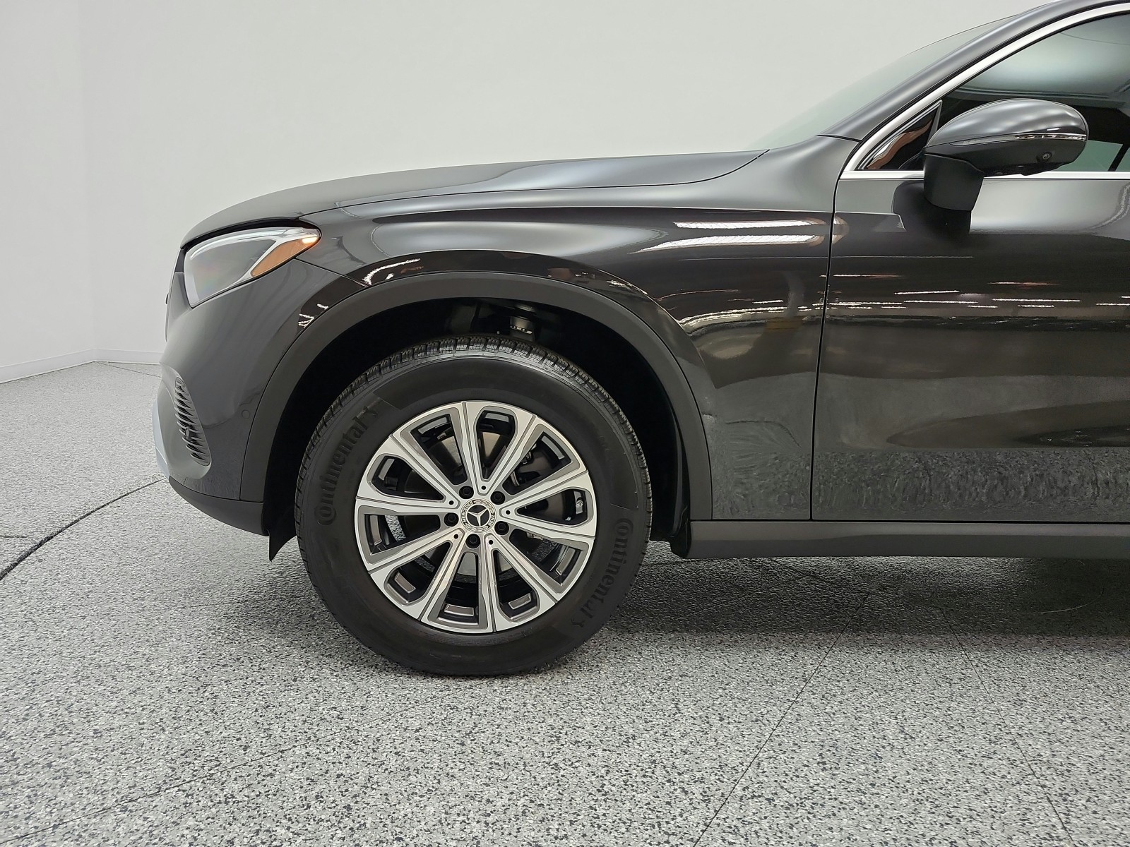 Certified Used 2026 Graphite Grey Metallic Mercedes-Benz GLC 300 SUV image 21