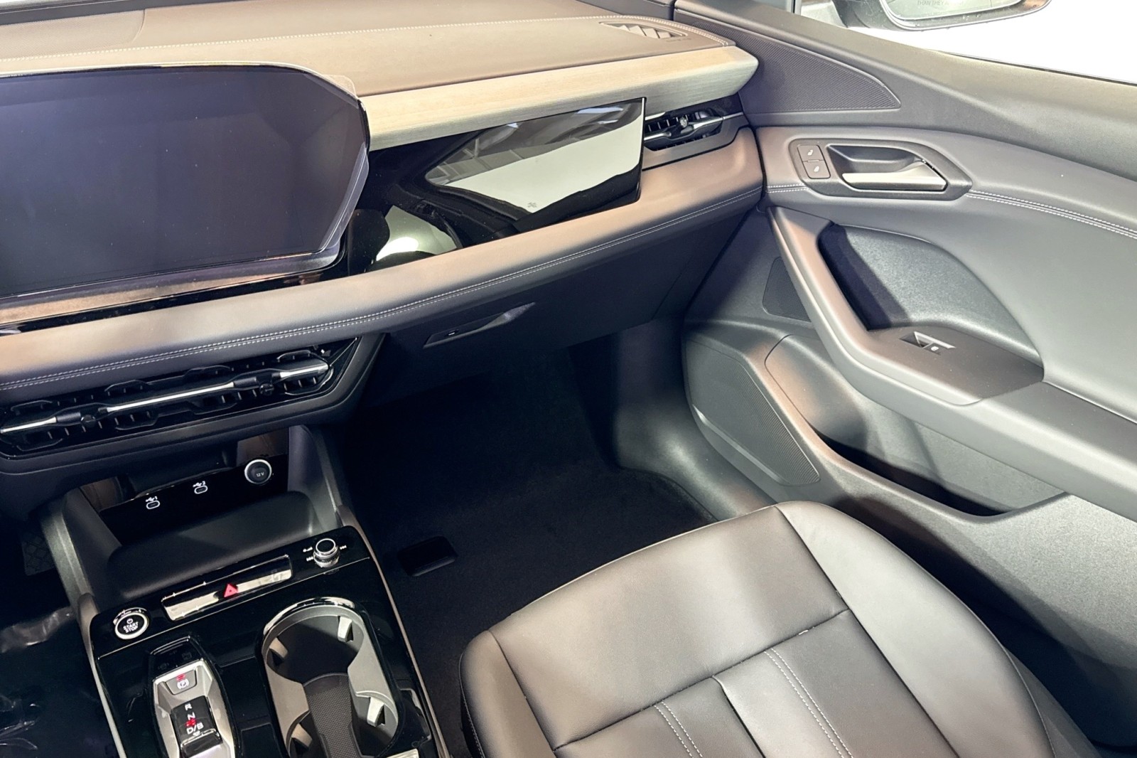 New 2027 Manhattan Gray Metallic Audi Premium quattro image 20
