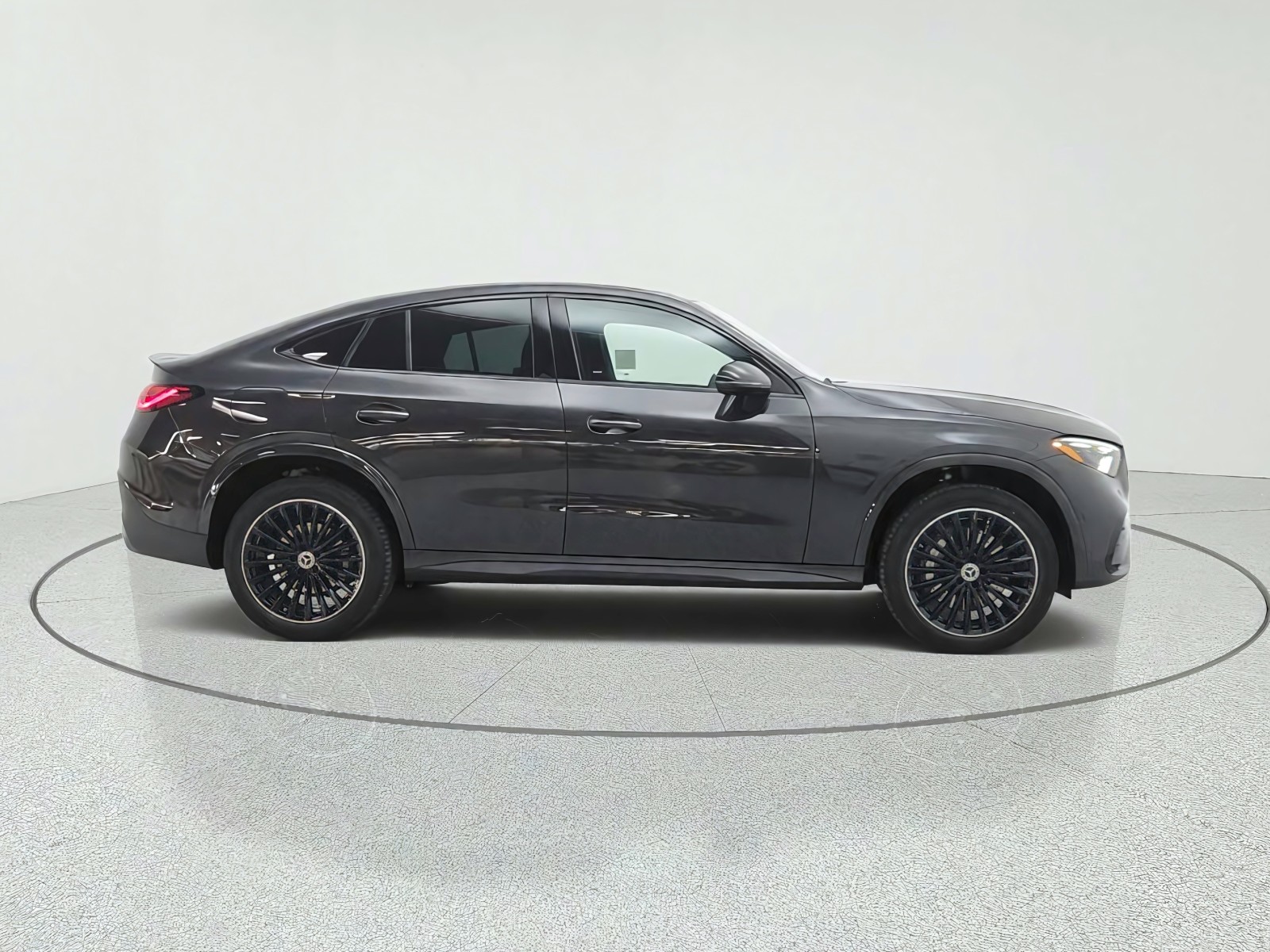 New 2027 Graphite Grey Metallic Mercedes-Benz GLC 300 4MATIC® Coupe image 4