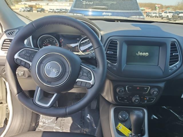 2018 Jeep Compass Latitude 9