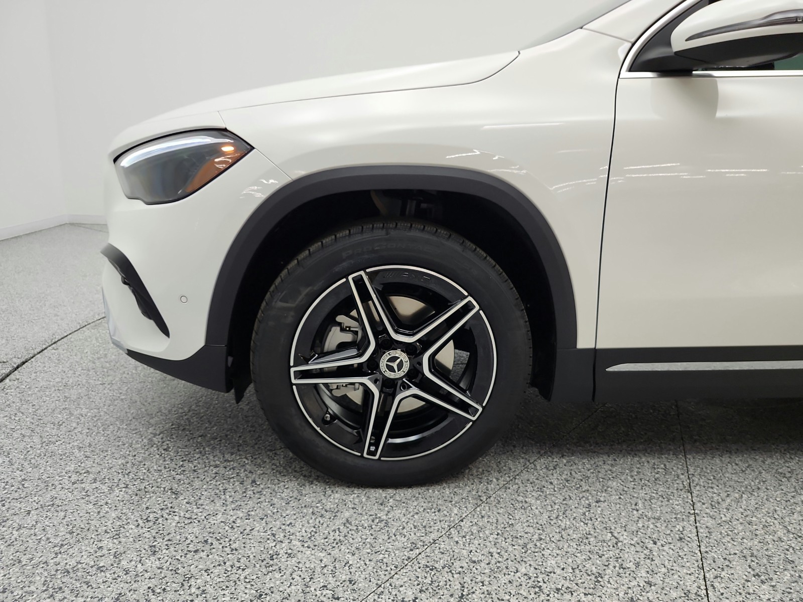 New 2026 Polar White Mercedes-Benz GLA 250 SUV image 15