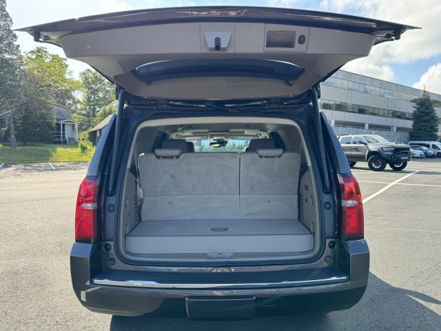 2015 Chevrolet Tahoe LTZ with Center Row Buckets 23