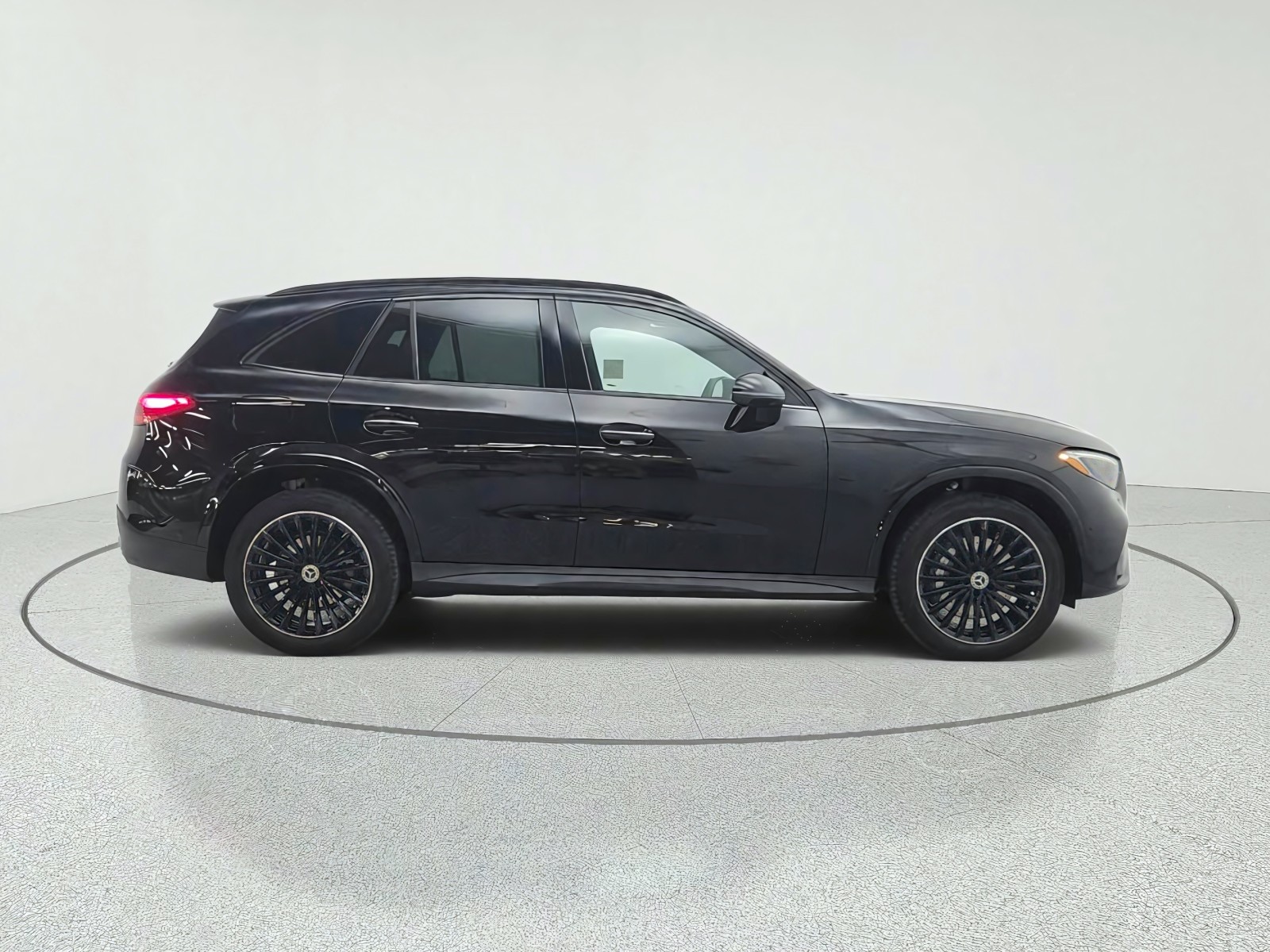 New 2027 Black Mercedes-Benz GLC 300 SUV image 4