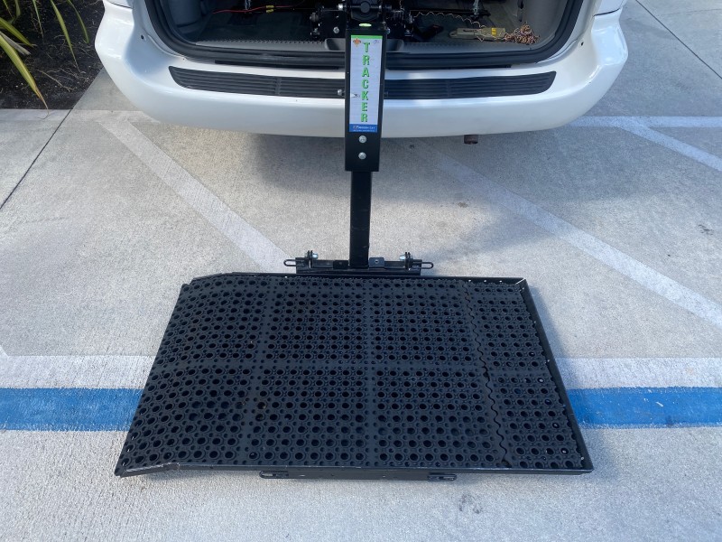 2006 Dodge Caravan SXT LOW MILES 28,367 1 OWNER HANDICAP LIFT in , 