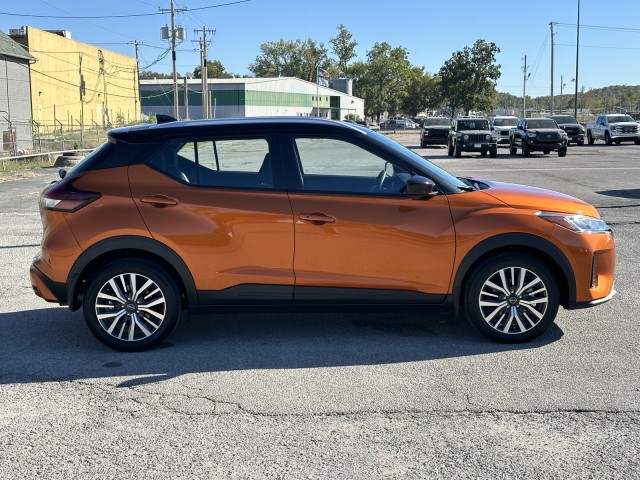 2023 Nissan Kicks SV 2