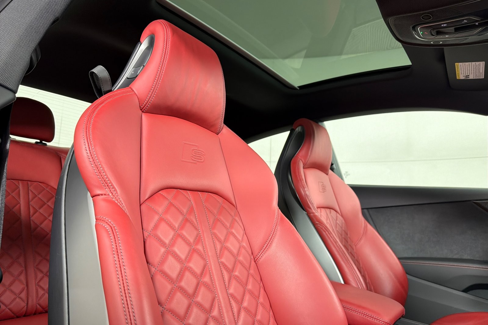 Used 2023 Daytona Gray Pearl Effect Audi Premium Plus 3.0 TFSI quattro image 15