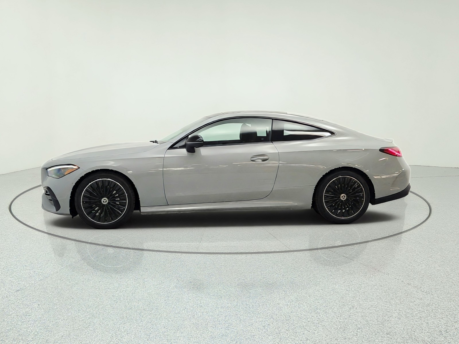 New 2027 MANUFAKTUR Alpine Grey Metallic Mercedes-Benz CLE 300 4MATIC® Coupe image 8