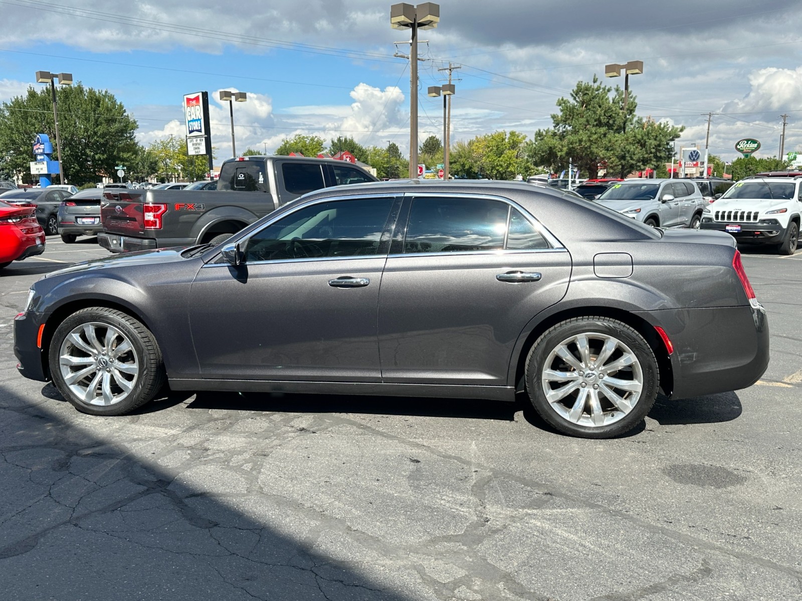 2018 Chrysler 300 Limited 10