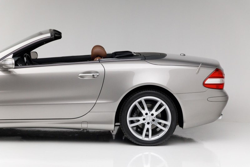 2007 Mercedes-Benz SL 550 50th Anniversary Edition 5.5L V8 in , 