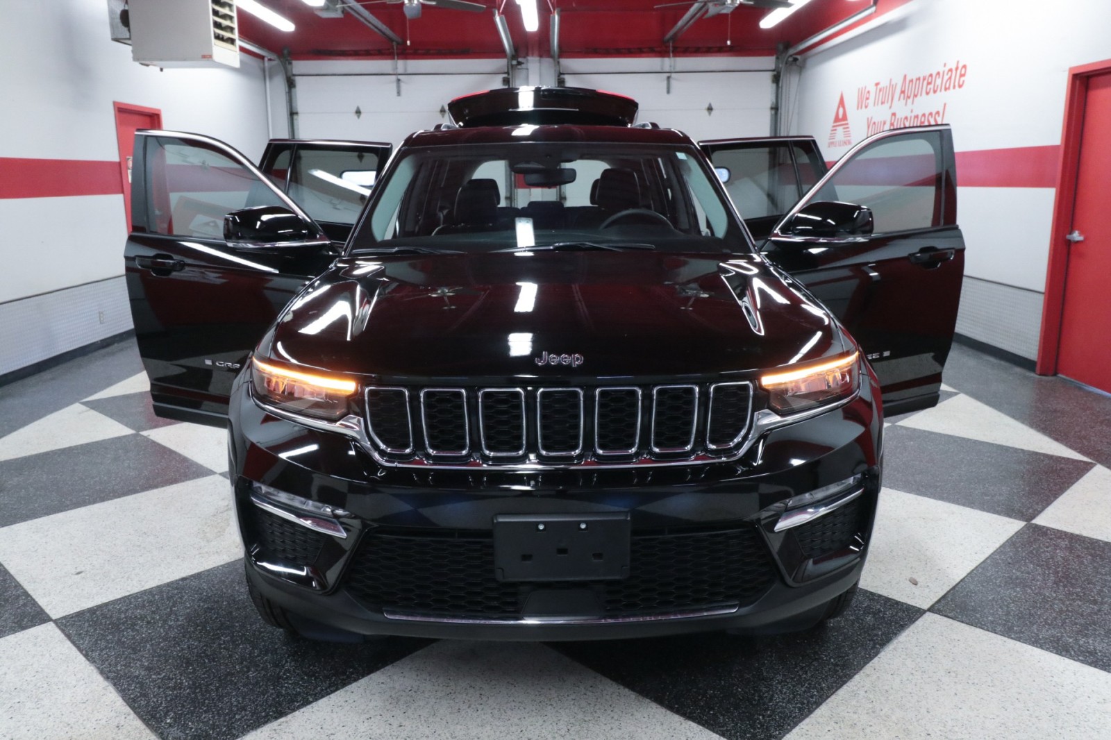 Used Car 2023 Jeep Grand Cherokee  Limited For Sale Under $35,000 In Austin, Texas