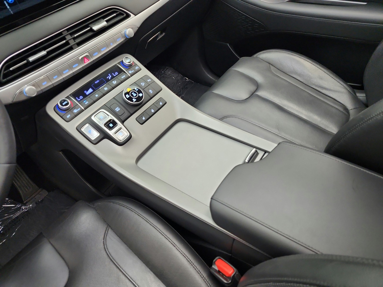 Used 2022 Typhoon Silver Hyundai SEL AWD image 11