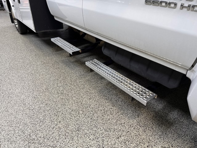 2020 Chevrolet Silverado MD 5500 Duramax RWD Utility/ Service Bed in , 