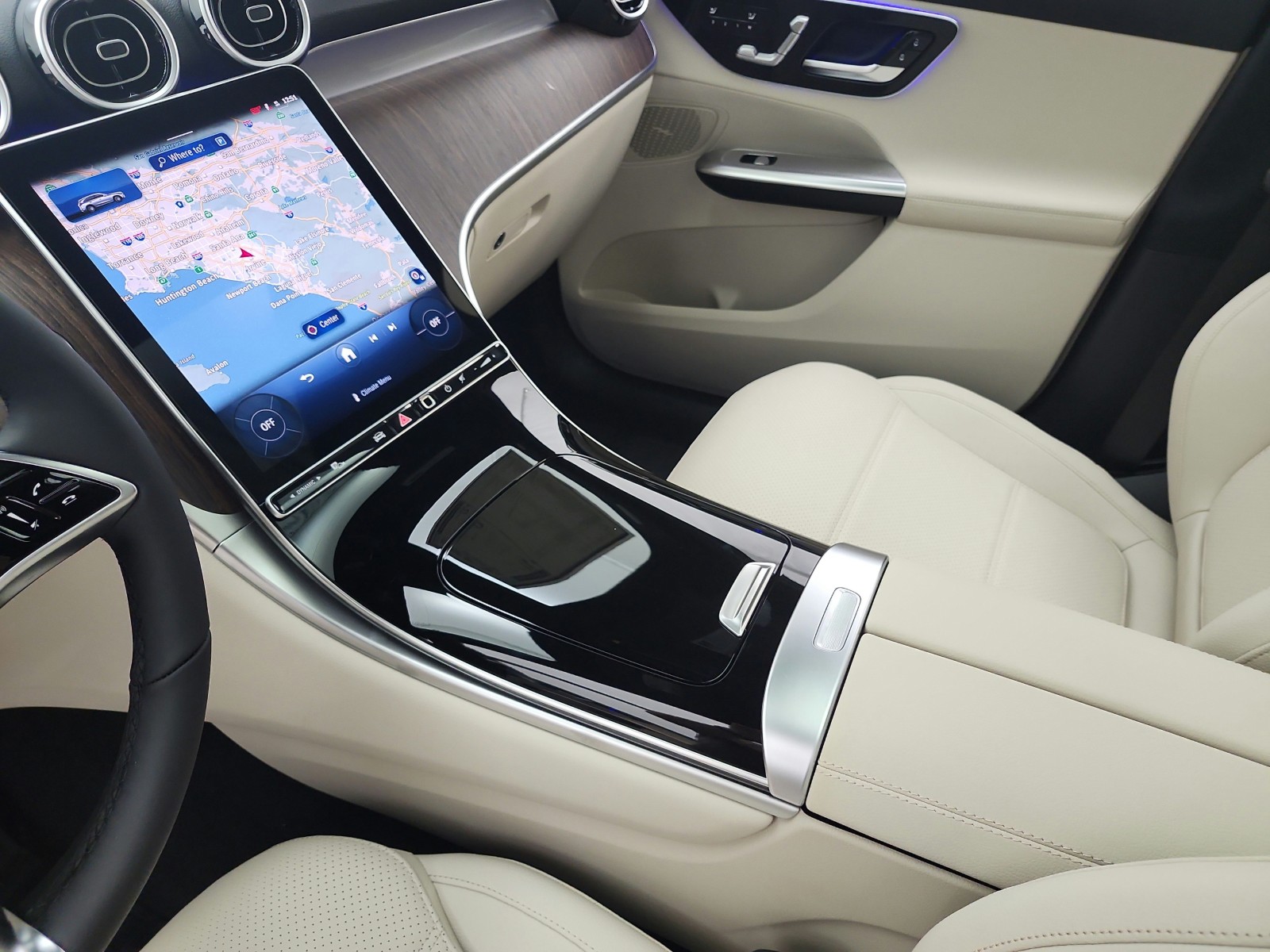 New 2026 Polar White Mercedes-Benz GLC 300 image 11