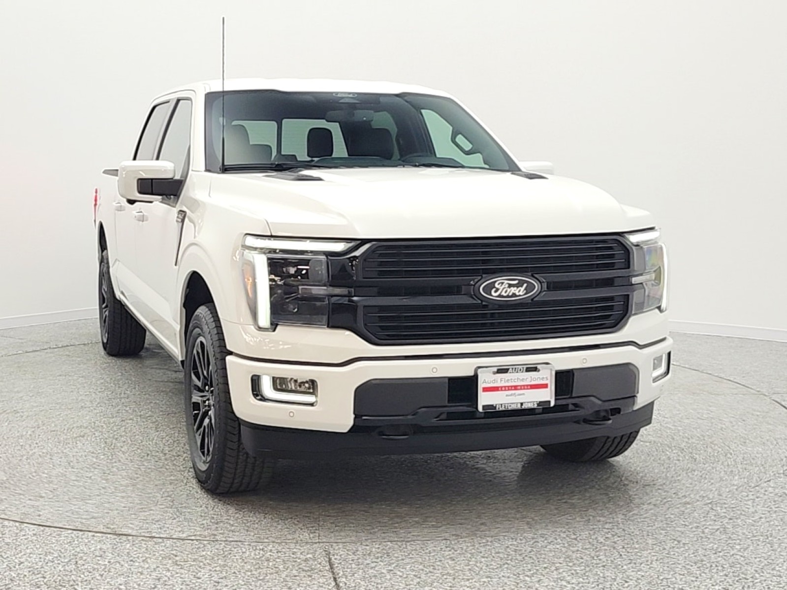Used 2025 Star White Metallic Tri-Coat Ford Platinum 4WD SuperCrew 5.5
