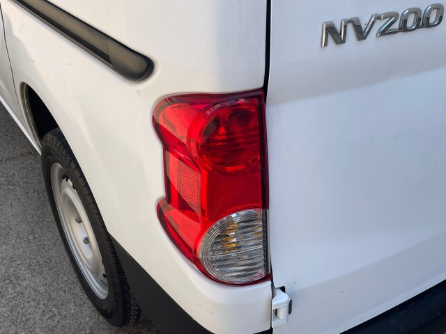 2018 Nissan NV200 Compact Cargo S 12