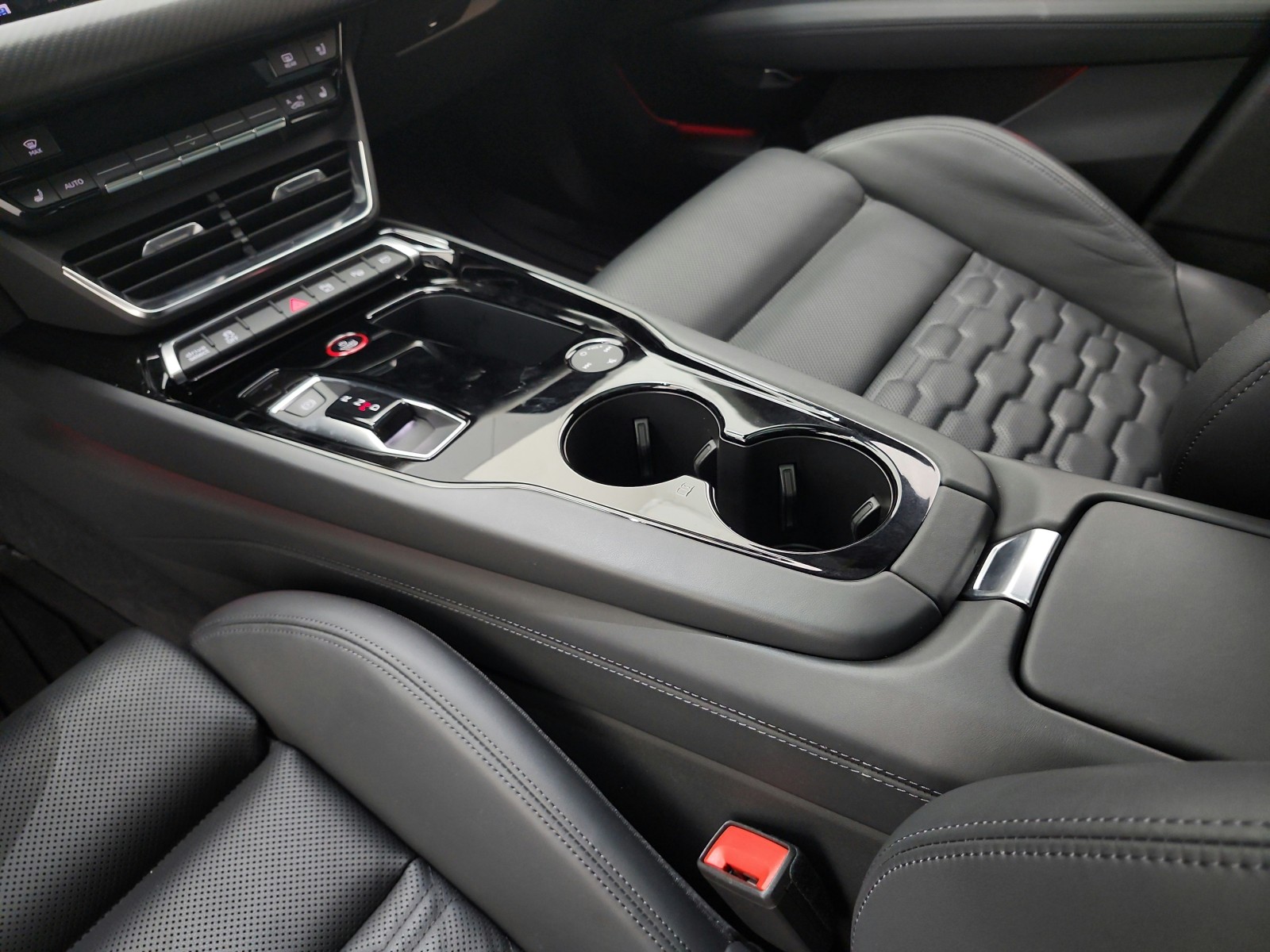 Used 2024 Daytona Gray Pearl Effect Audi quattro image 13