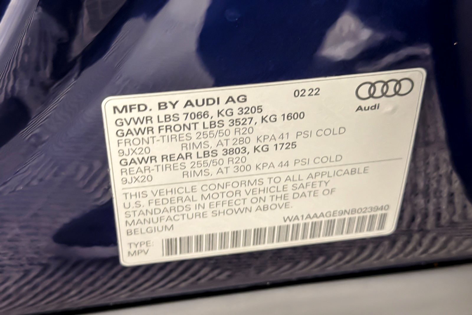 Used 2022 Navarra Blue Metallic Audi Premium quattro image 28