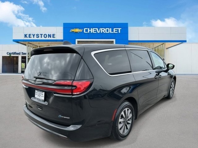 2022 Chrysler Pacifica Hybrid Touring L 3