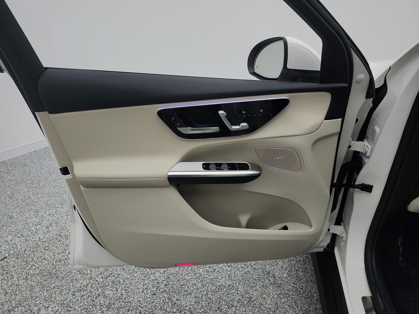 Certified Used 2025 Polar White Mercedes-Benz GLC 300 SUV image 14