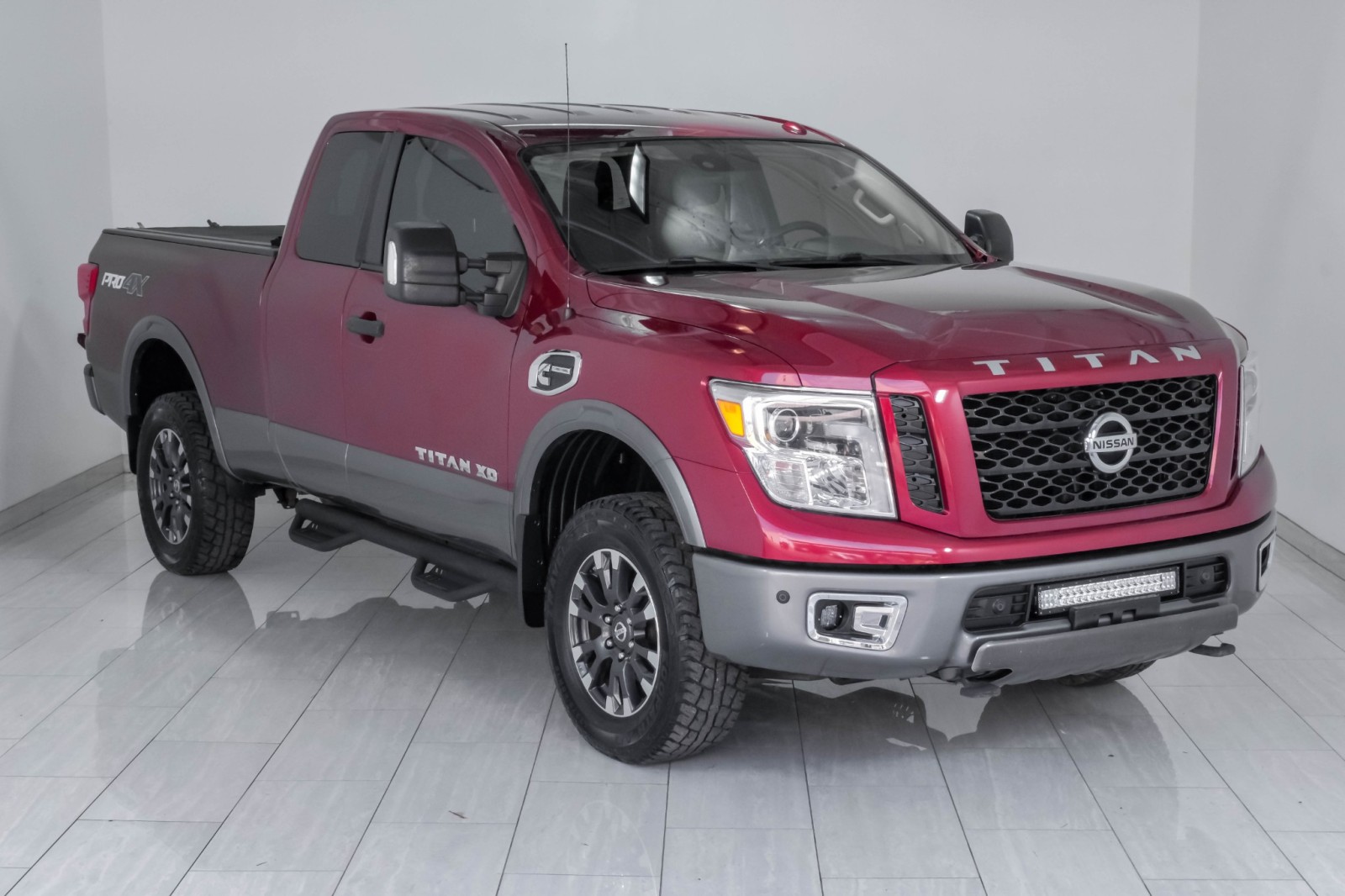 2017 Nissan Titan XD PRO-4X EXTENDED CAB 4WD AUTOMATIC BLIND SPOT ASSIS 3