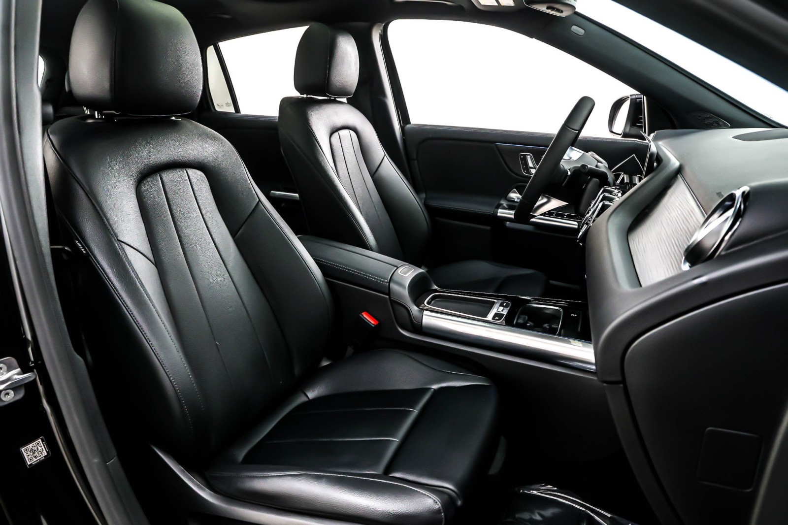 New 2026 Night Black Mercedes-Benz GLA 250 image 7