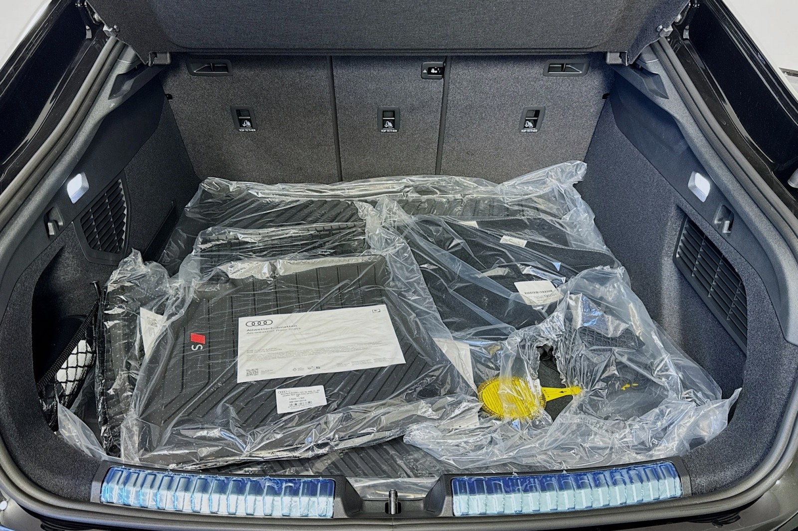 New 2025 Mythos Black Metallic Audi Premium Plus 3.0 TFSI quattro image 25