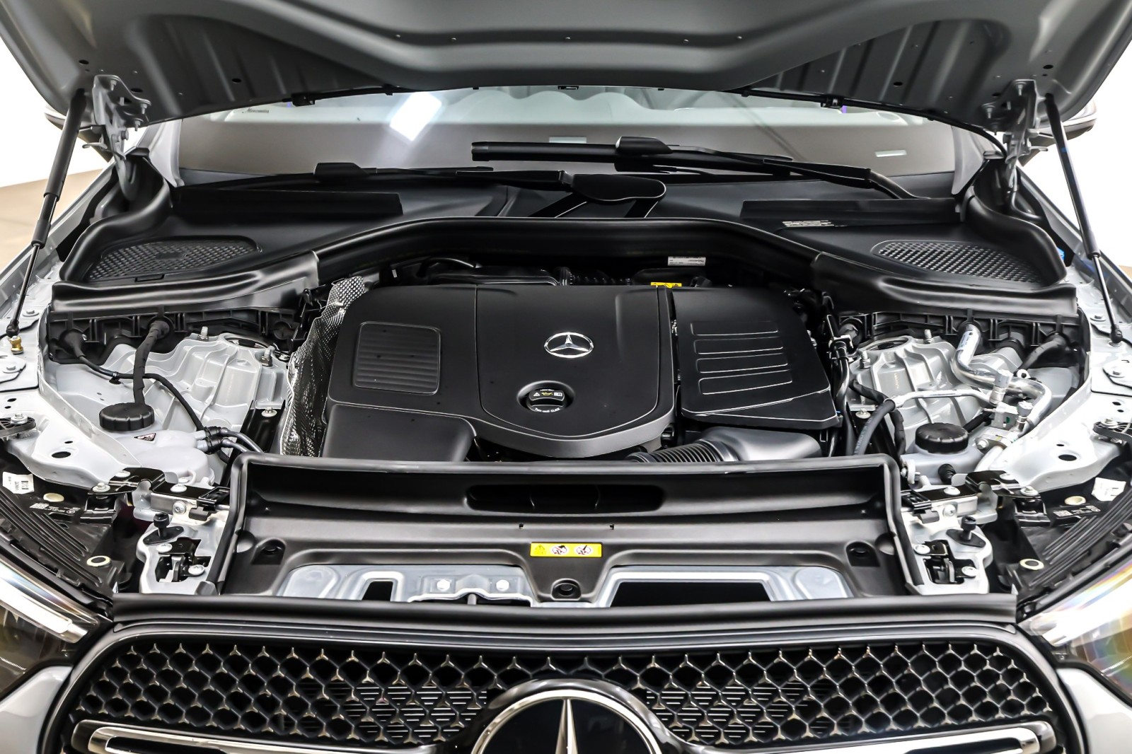 New 2026 MANUFAKTUR Alpine Grey Mercedes-Benz GLC 300 image 11